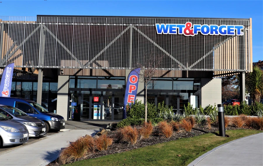 Wet & Forget Shop Front